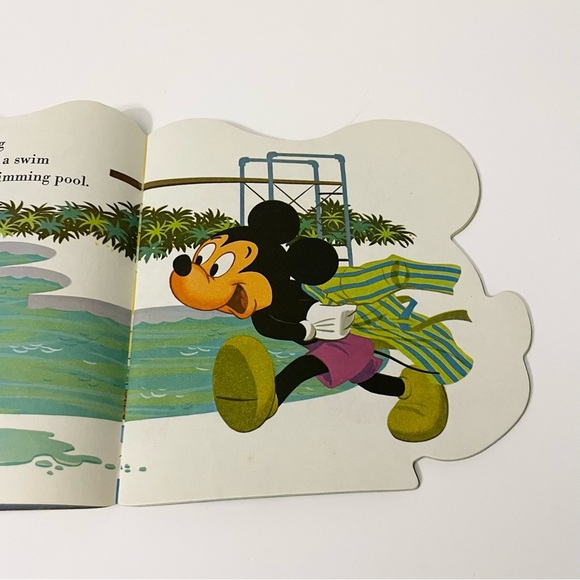 Vintage 1965 Walt Disney Mickey Mouse Golden Shape Book Paperback - Picture 11 of 15